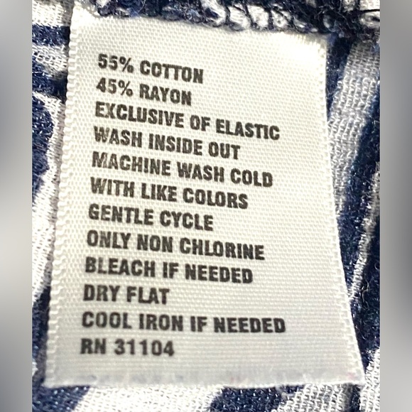 Crown & Ivy Womens XL Navy Blue/Gray/White Floral Long Sleeve Top Preppy Classic - Picture 15 of 15